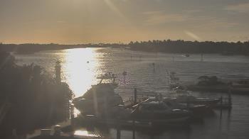 Weather camera view of Hamilton Harbor Yacht Club.