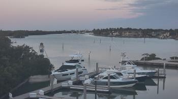 Weather camera view of Hamilton Harbor Yacht Club.