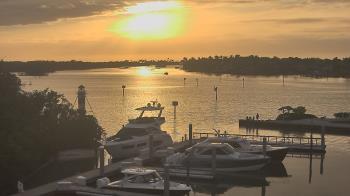 Weather camera view of Hamilton Harbor Yacht Club.