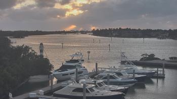 Weather camera view of Hamilton Harbor Yacht Club.