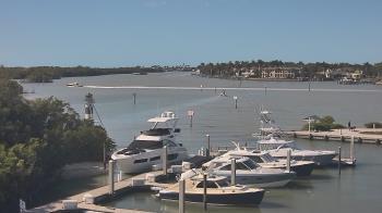 Weather camera view of Hamilton Harbor Yacht Club.