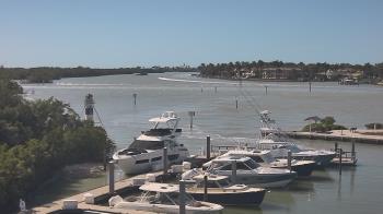 Weather camera view of Hamilton Harbor Yacht Club.