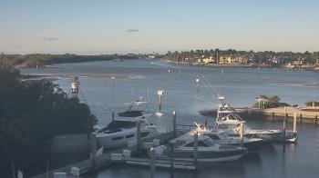 Weather camera view of Hamilton Harbor Yacht Club.