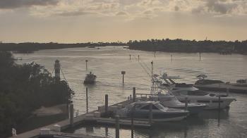 Weather camera view of Hamilton Harbor Yacht Club.