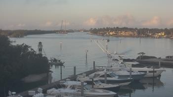 Weather camera view of Hamilton Harbor Yacht Club.