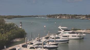 Weather camera view of Hamilton Harbor Yacht Club.