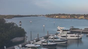 Weather camera view of Hamilton Harbor Yacht Club.