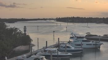 Weather camera view of Hamilton Harbor Yacht Club.