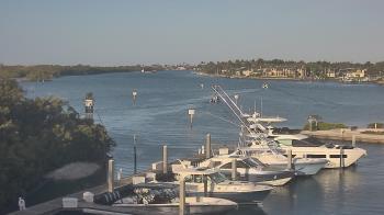 Weather camera view of Hamilton Harbor Yacht Club.