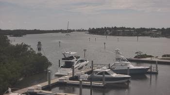 Weather camera view of Hamilton Harbor Yacht Club.