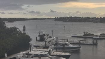 Weather camera view of Hamilton Harbor Yacht Club.