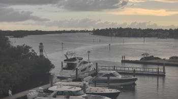 Weather camera view of Hamilton Harbor Yacht Club.