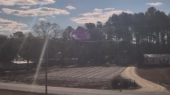 Weather camera view of Overshot NC.