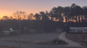 Weather camera view of Overshot NC.