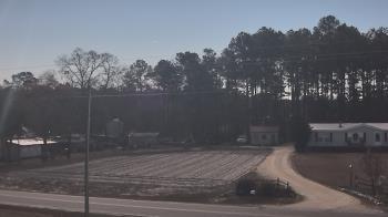 Weather camera view of Overshot NC.