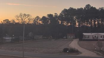 Weather camera view of Overshot NC.