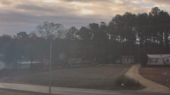 Weather camera view of Overshot NC.
