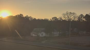 Weather camera view of Overshot NC.