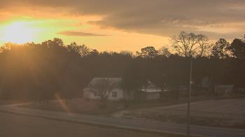 Weather camera view of Overshot NC.