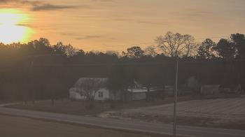 Weather camera view of Overshot NC.