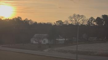 Weather camera view of Overshot NC.