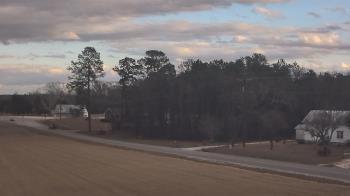 Weather camera view of Overshot NC.