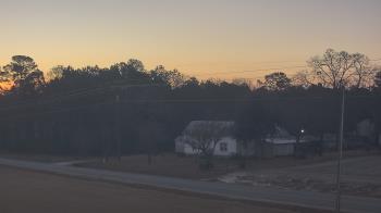 Weather camera view of Overshot NC.