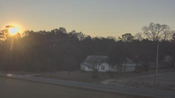 Weather camera view of Overshot NC.