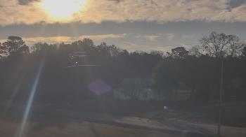 Weather camera view of Overshot NC.