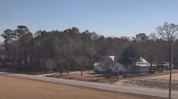 Weather camera view of Overshot NC.