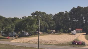 Weather camera view of Overshot NC.