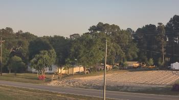 Weather camera view of Overshot NC.