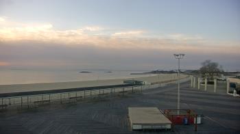 Weather camera view of Ocean Beach Park.