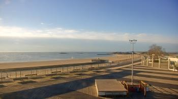 Weather camera view of Ocean Beach Park.