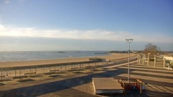 Weather camera view of Ocean Beach Park.