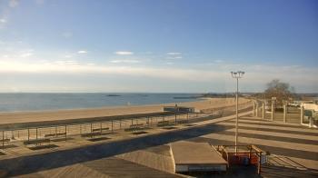 Weather camera view of Ocean Beach Park.