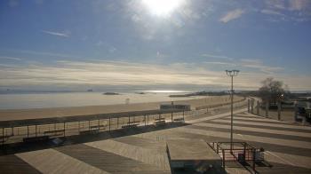 Weather camera view of Ocean Beach Park.