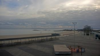 Weather camera view of Ocean Beach Park.