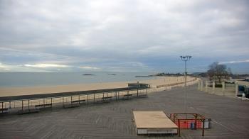 Weather camera view of Ocean Beach Park.