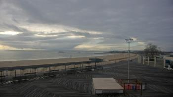 Weather camera view of Ocean Beach Park.