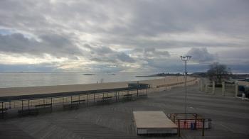 Weather camera view of Ocean Beach Park.