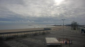 Weather camera view of Ocean Beach Park.