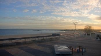 Weather camera view of Ocean Beach Park.