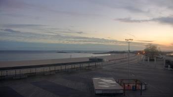 Weather camera view of Ocean Beach Park.
