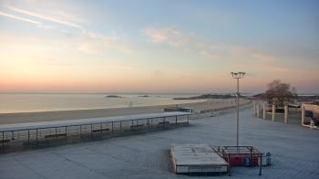 Weather camera view of Ocean Beach Park.