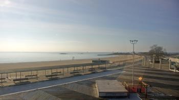 Weather camera view of Ocean Beach Park.