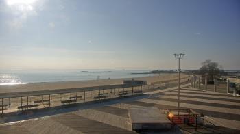 Weather camera view of Ocean Beach Park.