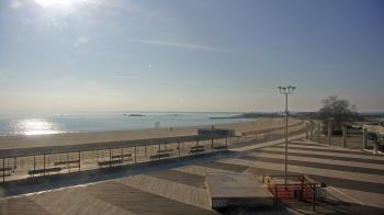 Weather camera view of Ocean Beach Park.