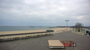 Weather camera view of Ocean Beach Park.