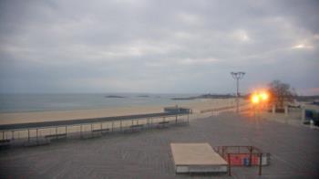 Weather camera view of Ocean Beach Park.